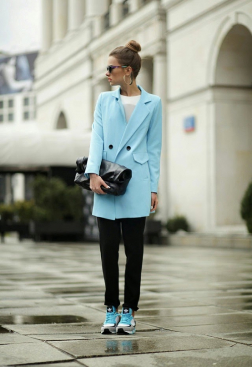 Пальто-пиджак голубого цвета